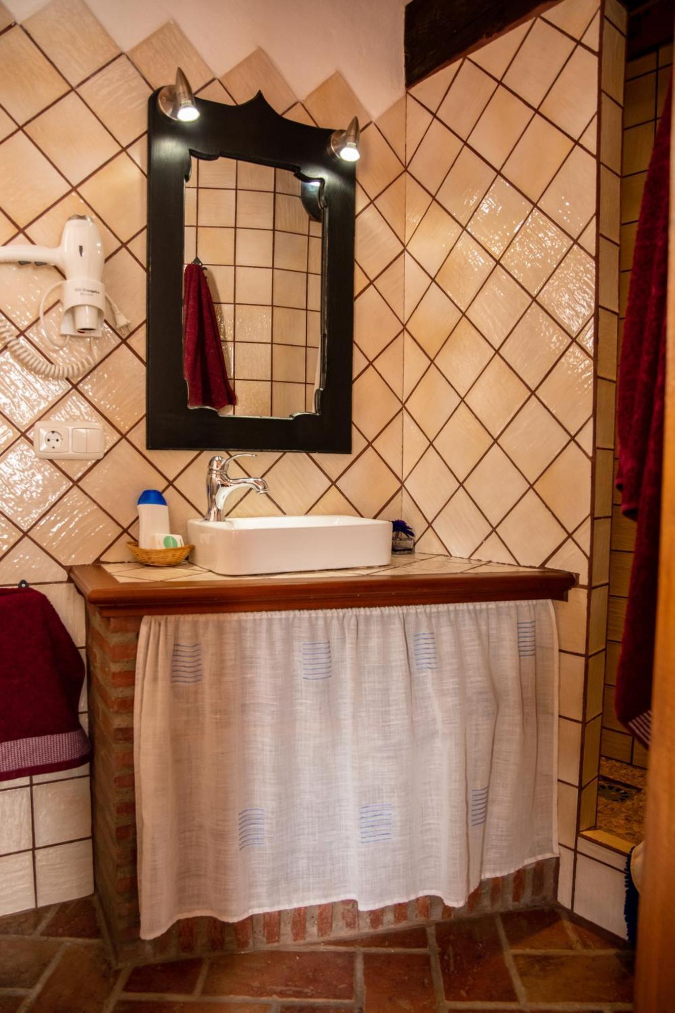 Las Casitas De Mi Abuela Касарес Экстерьер фото