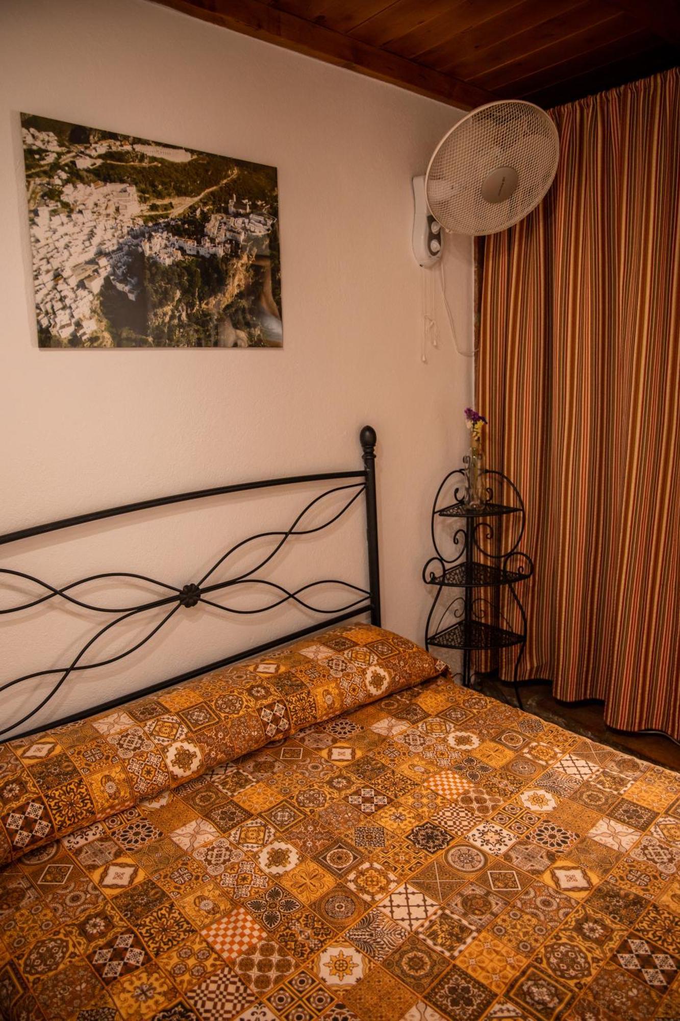 Las Casitas De Mi Abuela Касарес Экстерьер фото