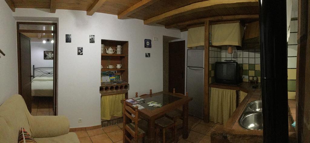 Las Casitas De Mi Abuela Касарес Экстерьер фото